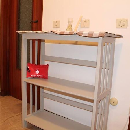 Apartamento Casa Bilocale In Centro Vicino Stazione Voghera Exterior foto