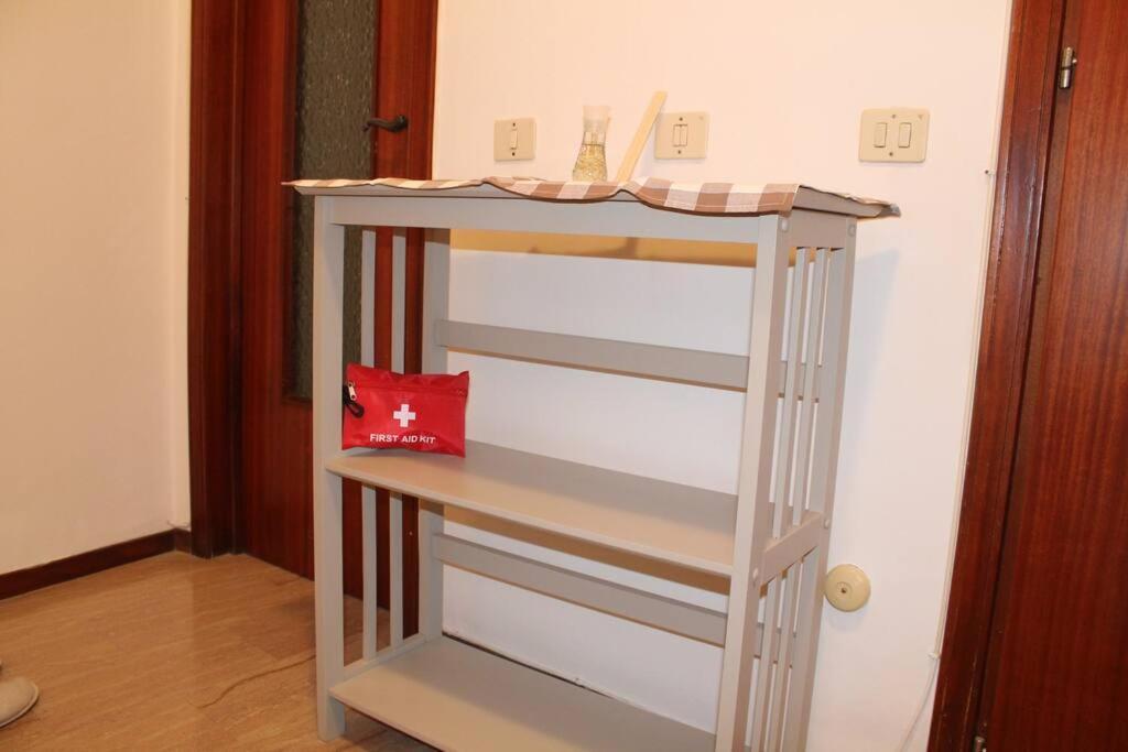 Apartamento Casa Bilocale In Centro Vicino Stazione Voghera Exterior foto