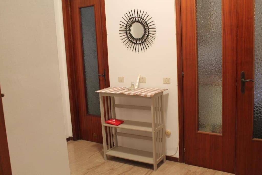 Apartamento Casa Bilocale In Centro Vicino Stazione Voghera Exterior foto
