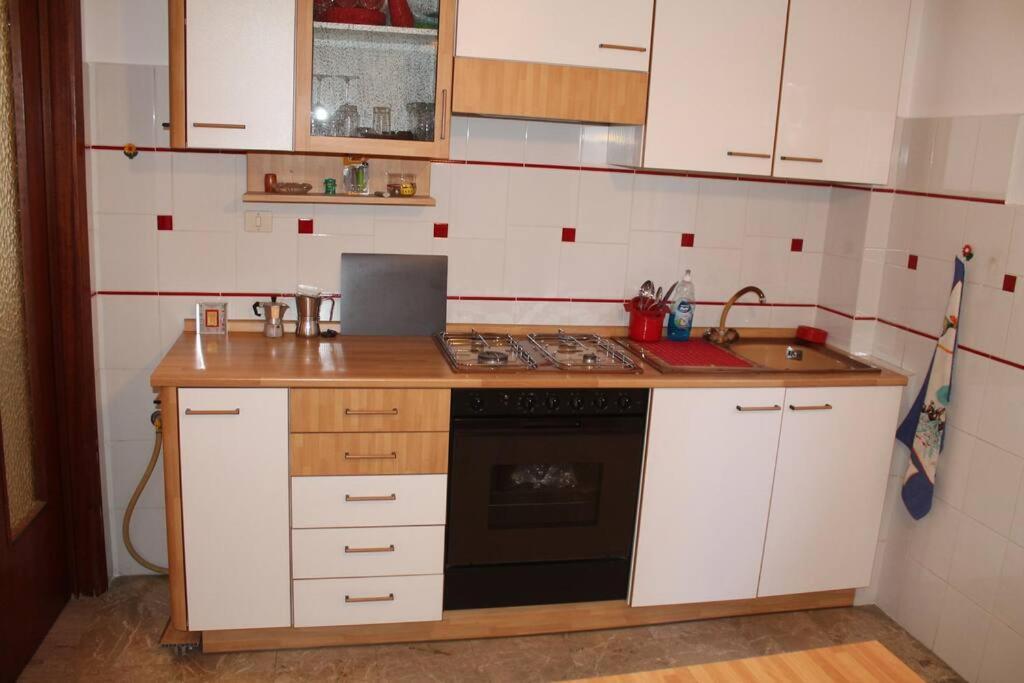 Apartamento Casa Bilocale In Centro Vicino Stazione Voghera Exterior foto